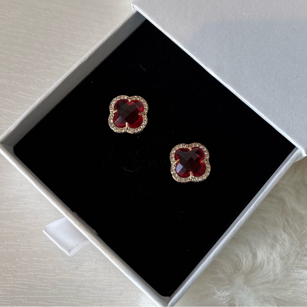 Fashion Clover Faceted Red Rhinestone Stud Earrings